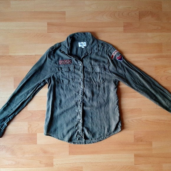 American Eagle Light Blouse - Picture 1 of 3